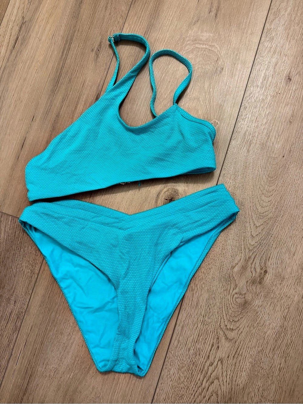 B Limited Bikini Set Textured in Blue Size Medium Like New